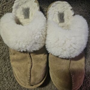 Ugg Slippers Girls Size 5